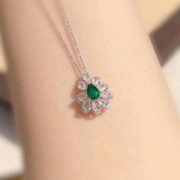 💥 New Trendy CZ Silver Color Green Pendant Necklace, GPMB1396 - Picture 1 of 5